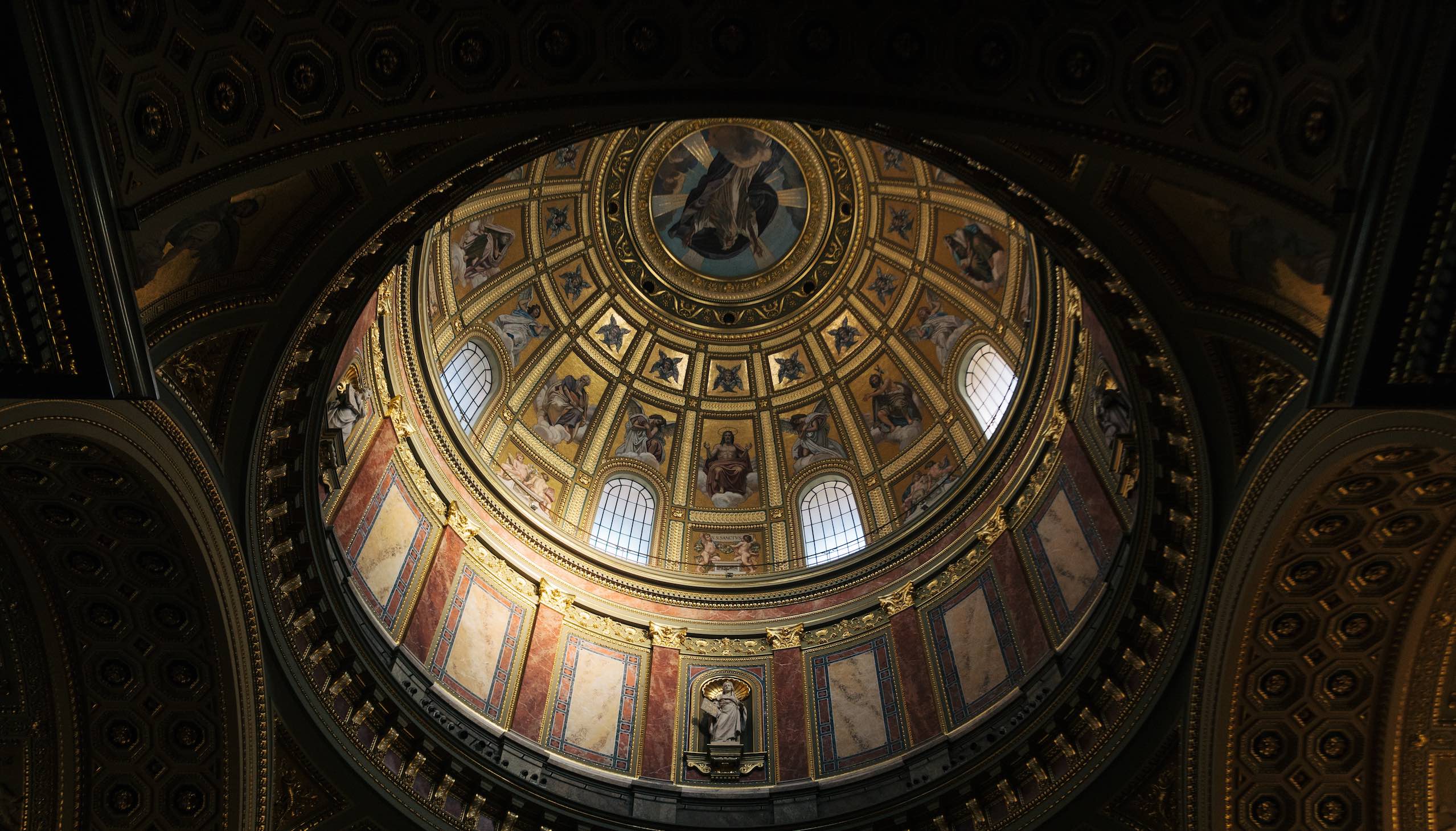 St. Stephen’s Basilica | Photo: Marco Meyer