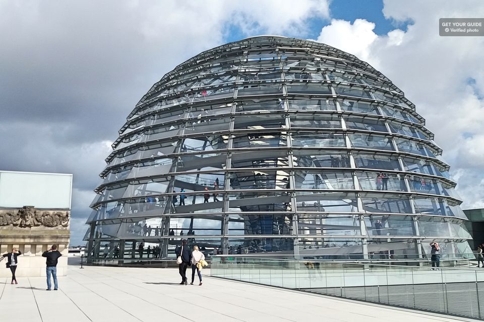 Berlin Reichstag and Glass Dome Private Tour